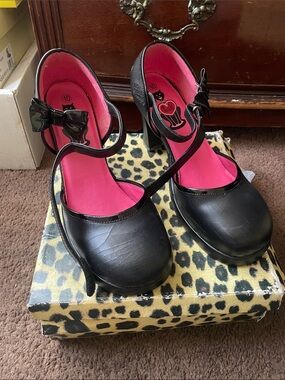 tuk Black Mary Jane Heels with Pink Lining and Bow